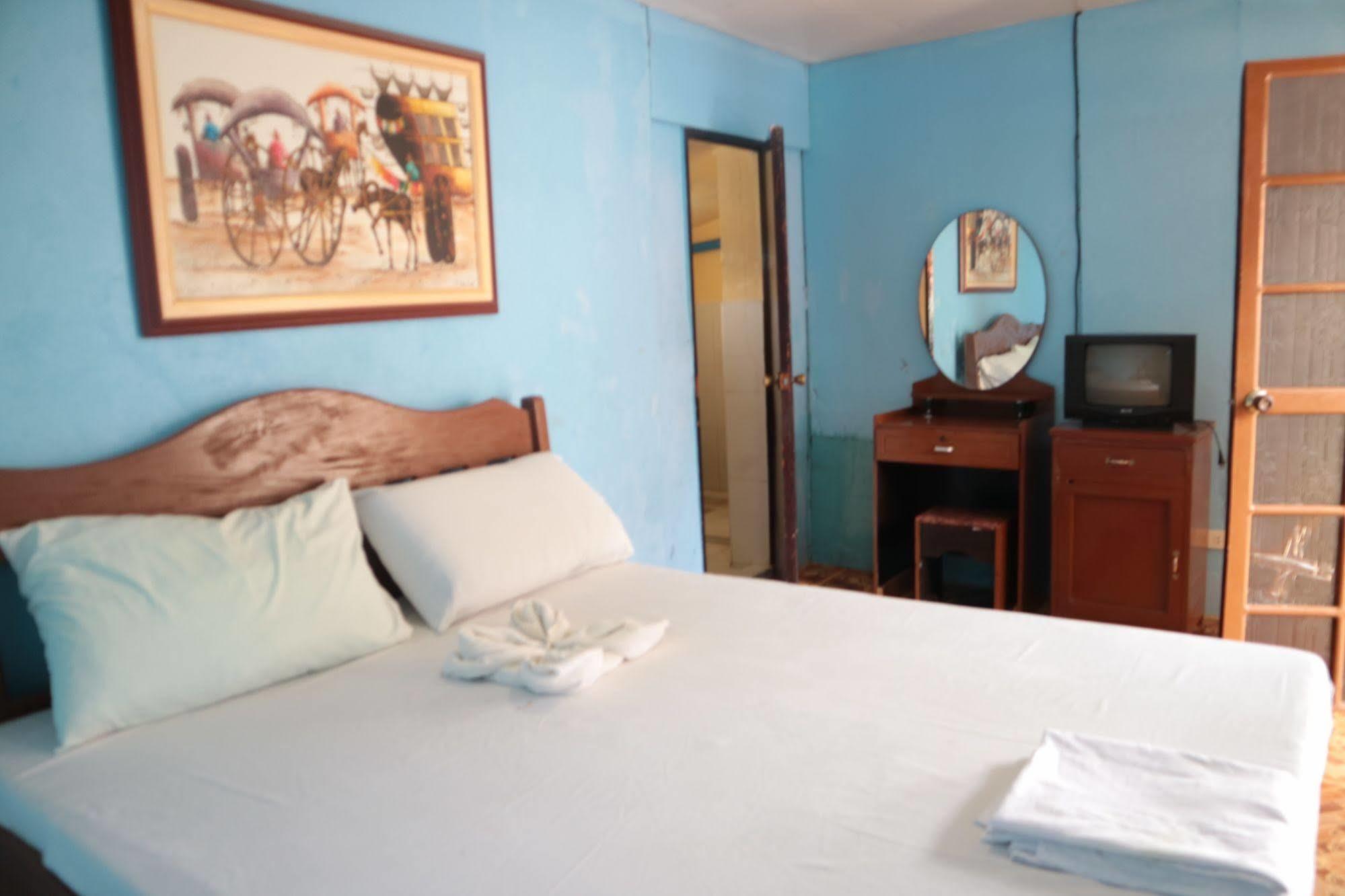 Bohol Seaside Beach Resort מראה חיצוני תמונה