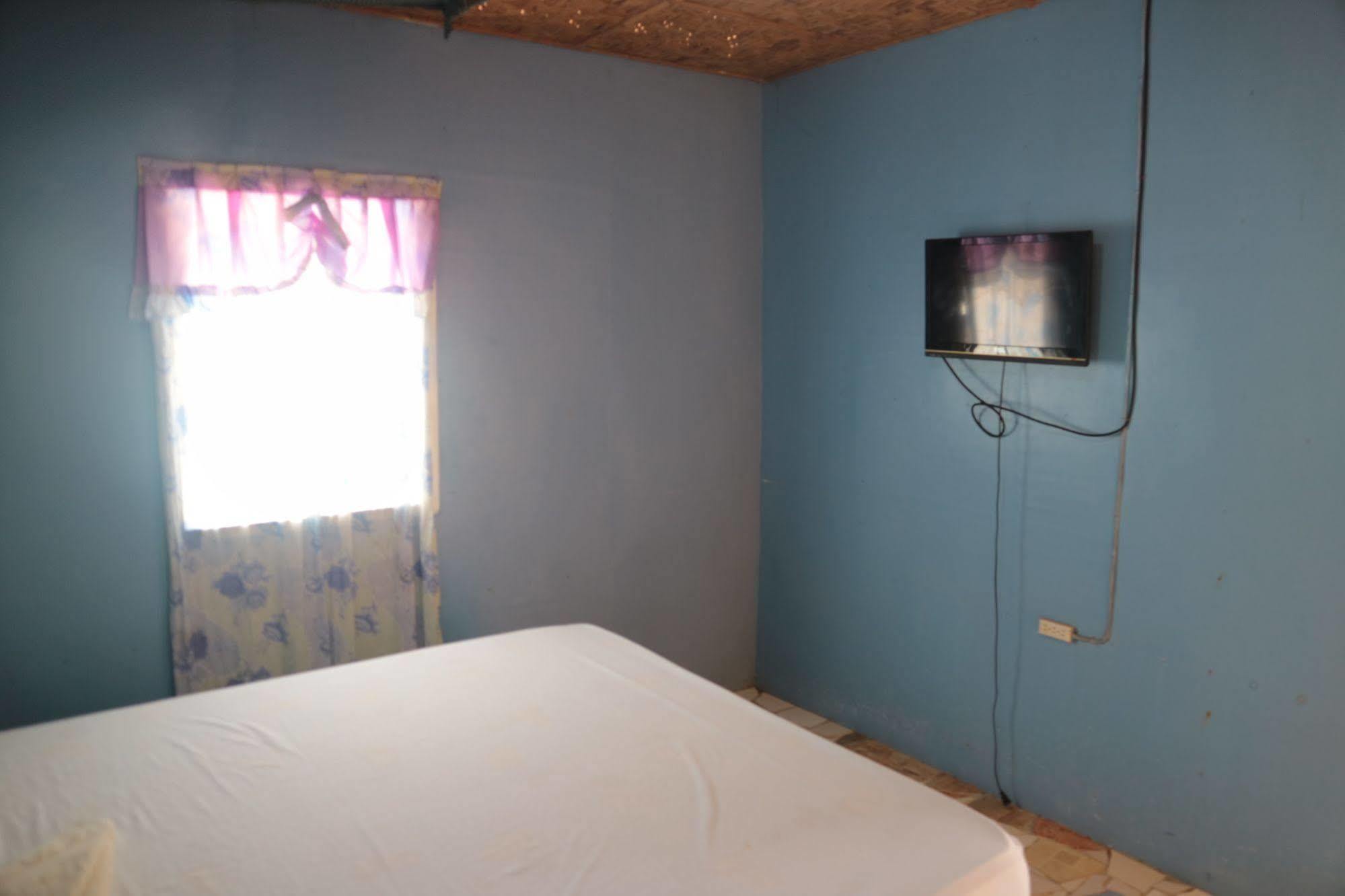 Bohol Seaside Beach Resort מראה חיצוני תמונה