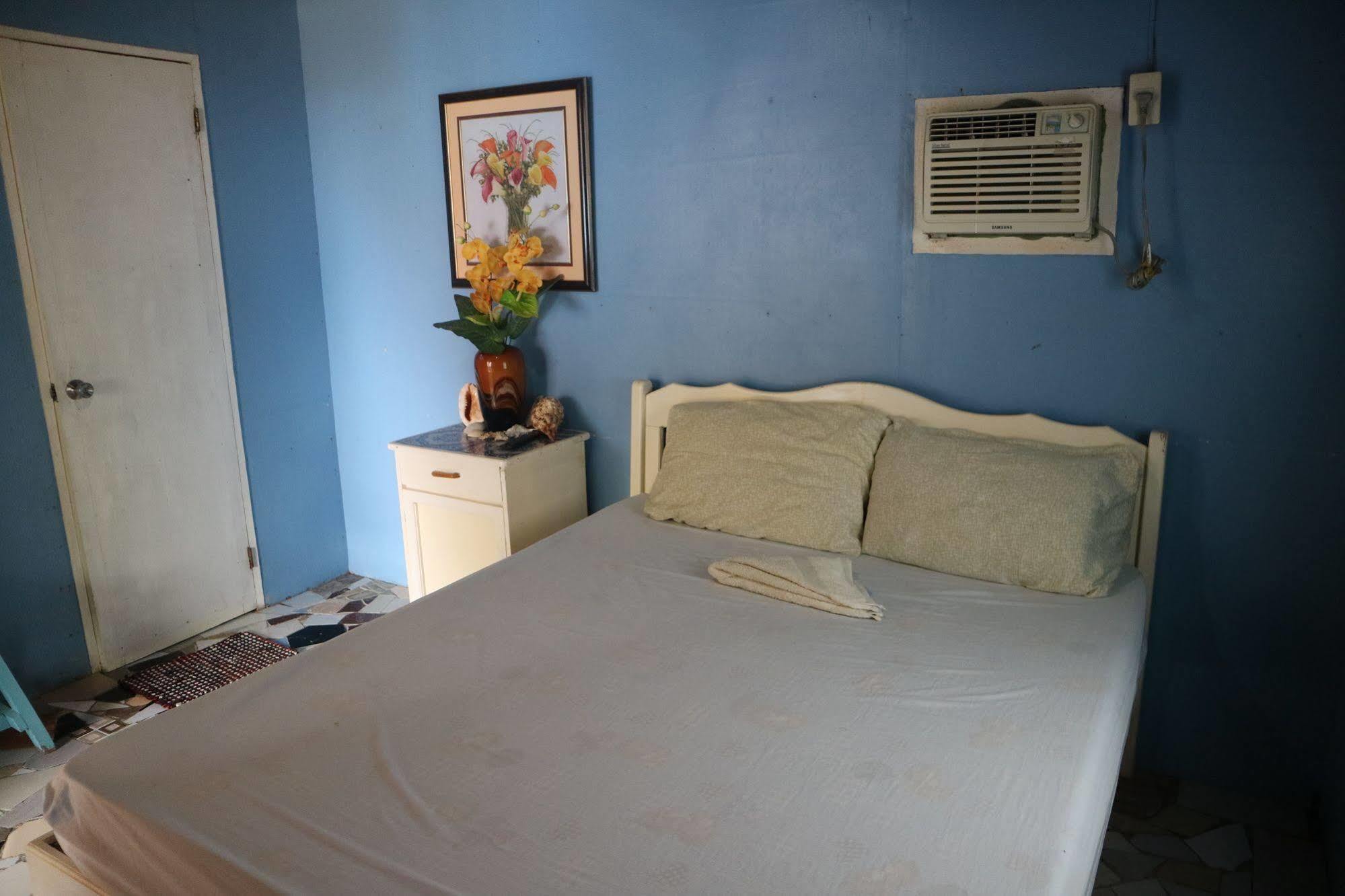 Bohol Seaside Beach Resort מראה חיצוני תמונה